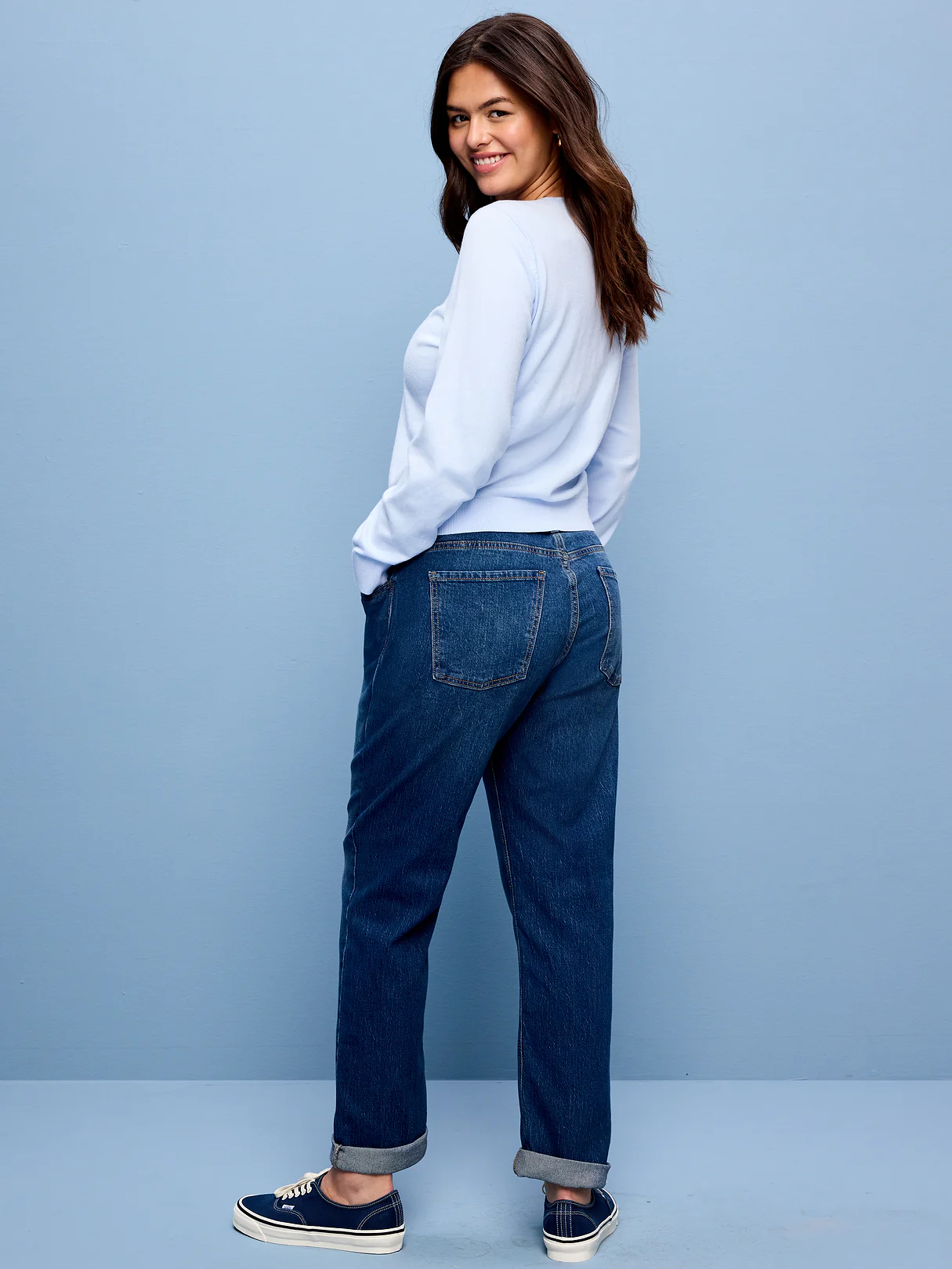 Mid-Rise Wow Boyfriend Straight Jeans - Dark Wash