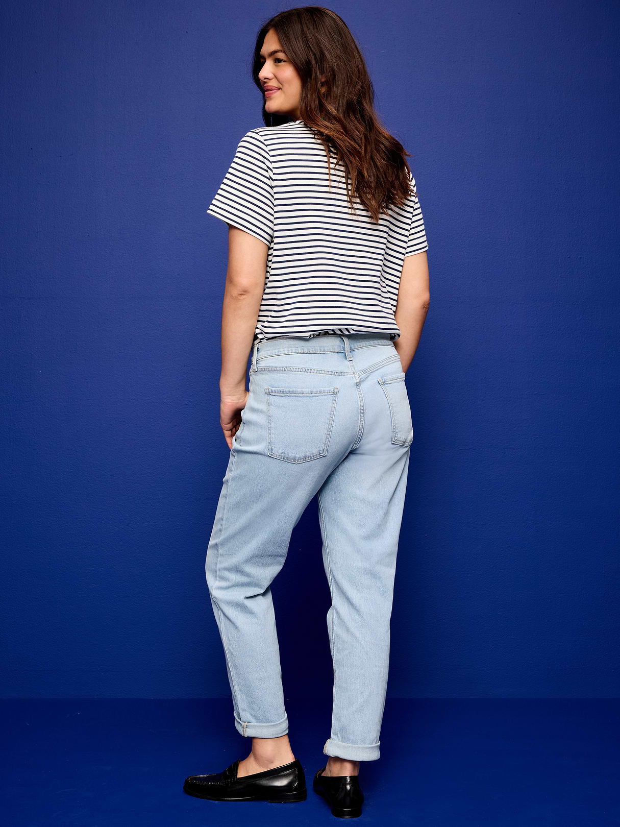 Mid-Rise Wow Boyfriend Straight Jeans - Light Wash