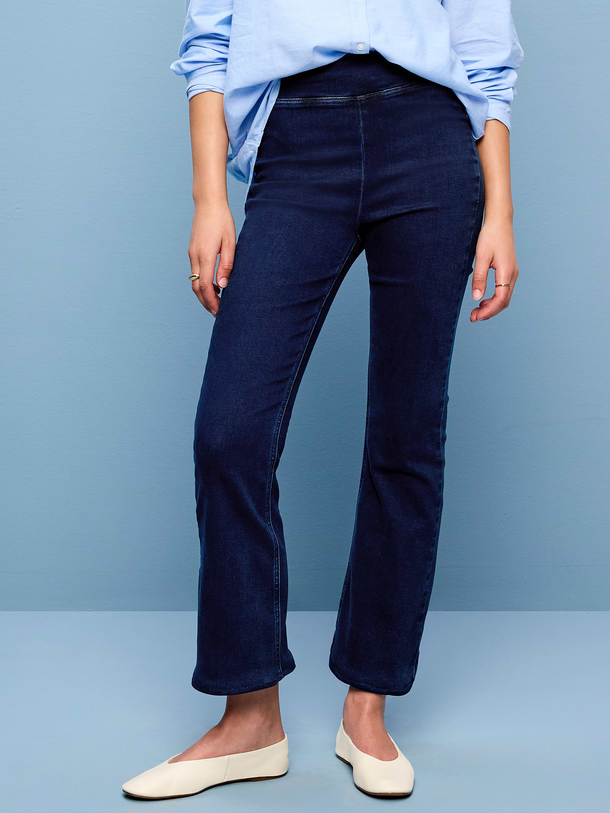 High-Waisted Weekender Pull-On Crop Flare Jeans - Dark Wash