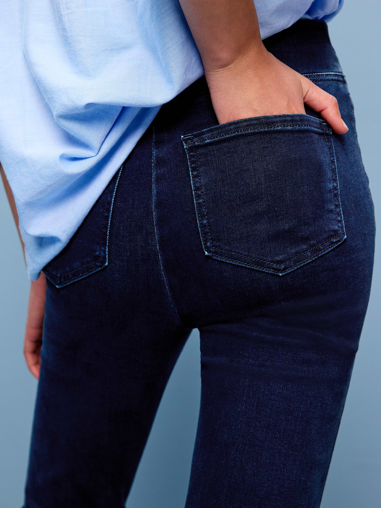 High-Waisted Weekender Pull-On Crop Flare Jeans - Dark Wash
