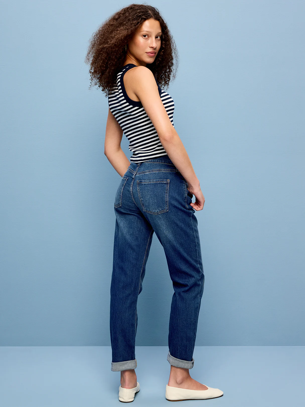 Mid-Rise Wow Boyfriend Straight Jeans - Dark Wash