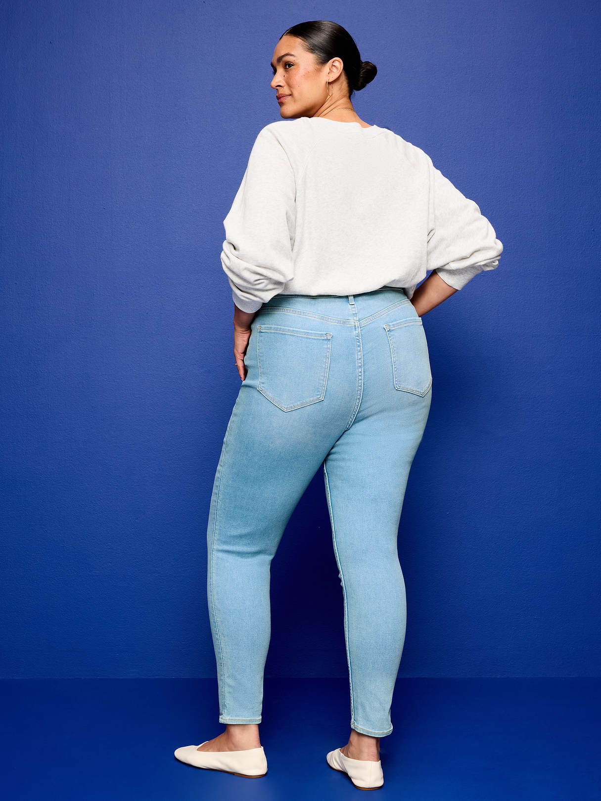 Extra High-Waisted Rockstar 360° Stretch Super-Skinny Jeans - Light Dip