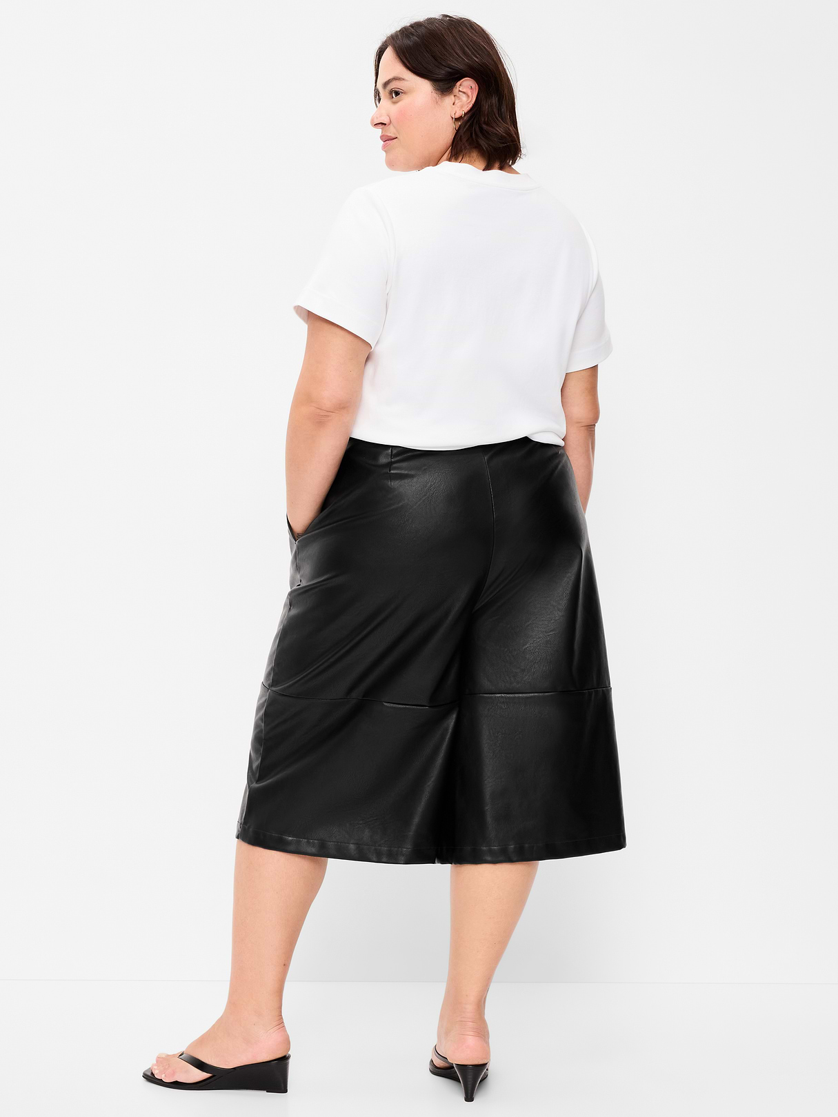 Mid-Rise Faux-Leather Baggy Culottes - Black Jack