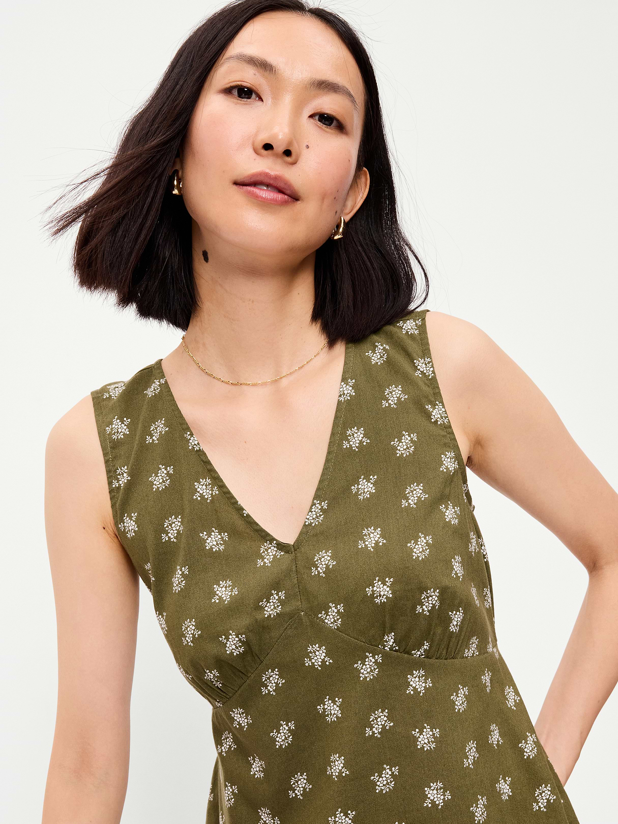 Sleeveless V-Neck Tie-Back Top - Green Floral