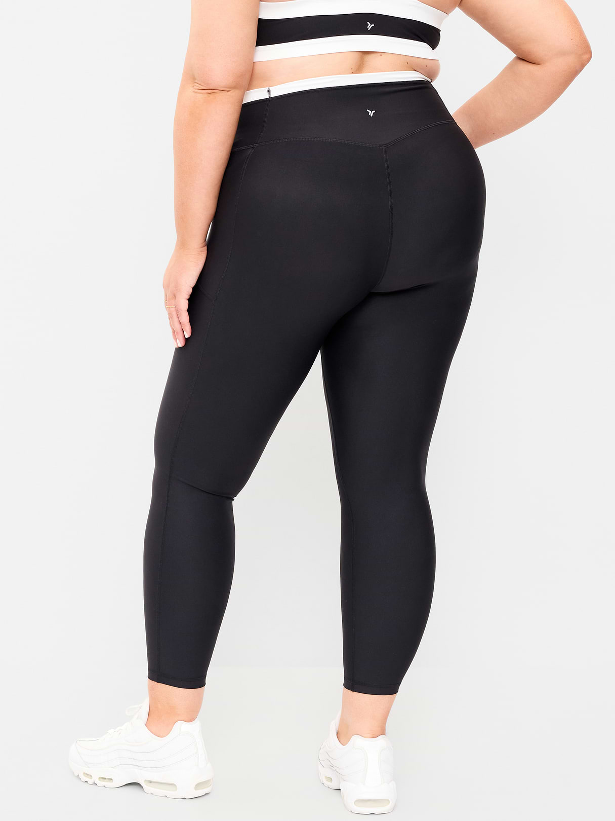Extra-High Waisted PowerSoft Boundless 7/8 Leggings – No Front Seam - Black Jack