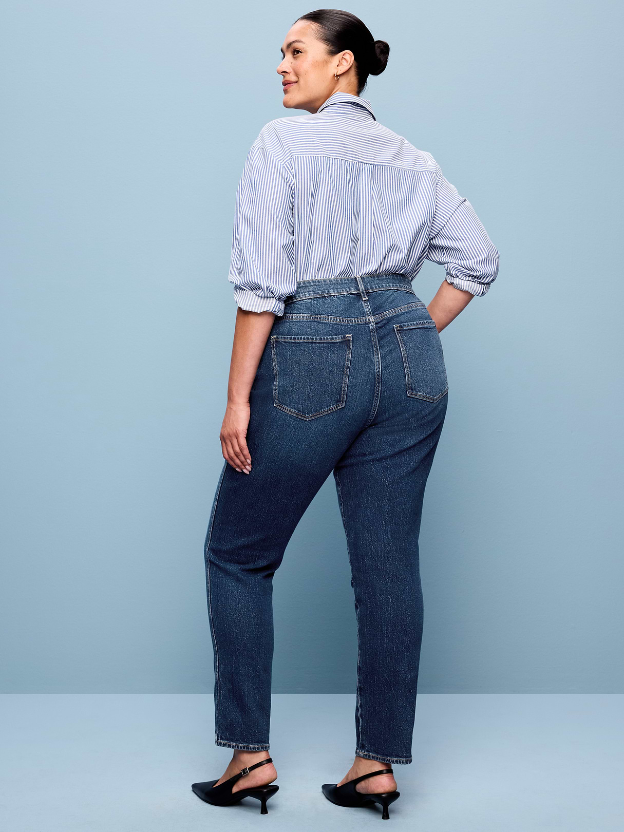 High-Waisted Vintage Slim Jeans - Dark Indigo