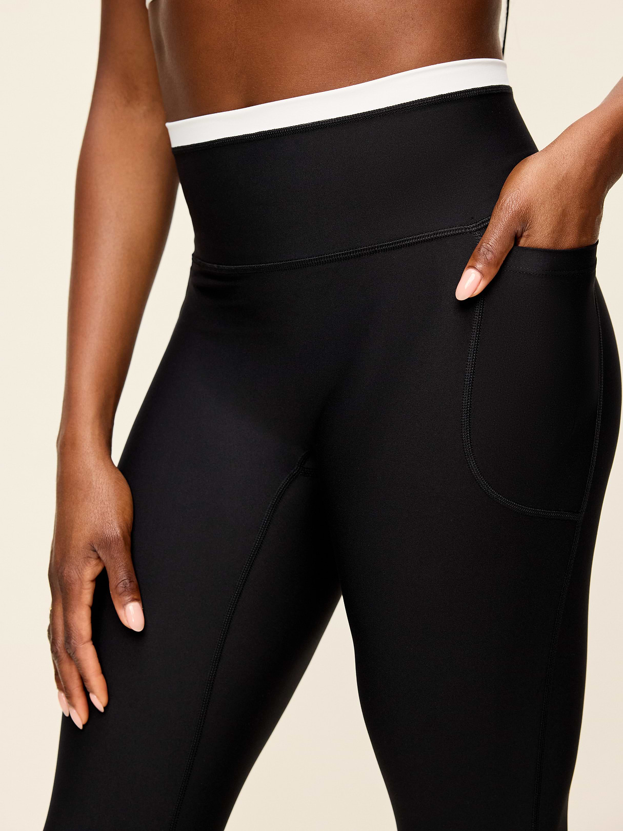 Extra-High Waisted PowerSoft Boundless 7/8 Leggings – No Front Seam - Black Jack