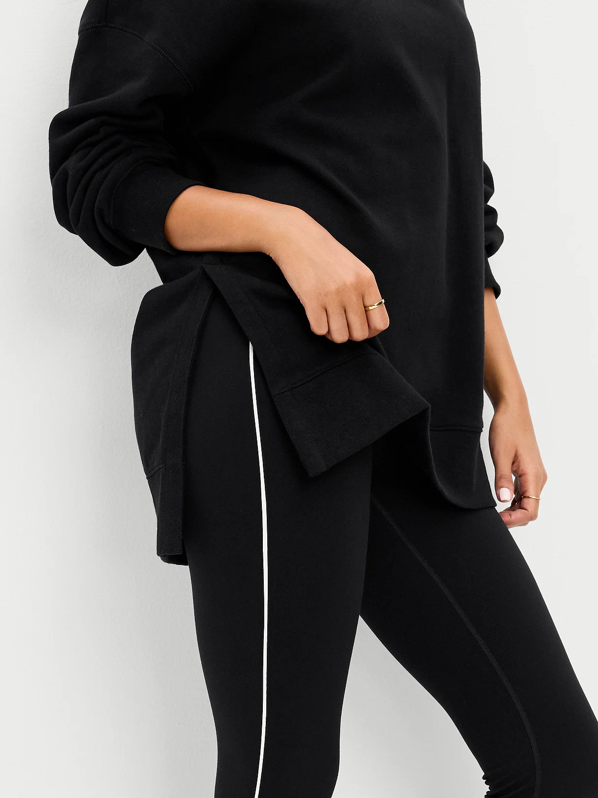 SoComfy Relaxed Tunic Sweatshirt - Black Jack