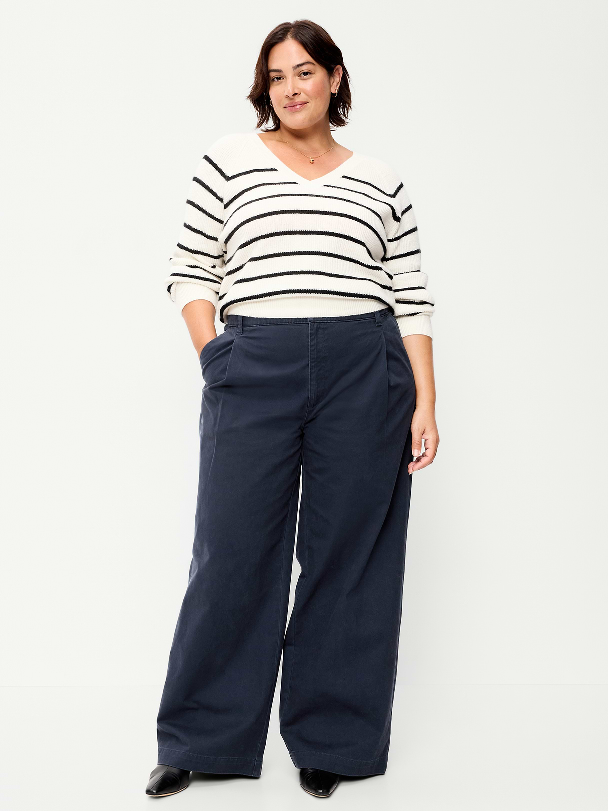 Mid-Rise Pleated Wide-Leg Pants - Navy Captain