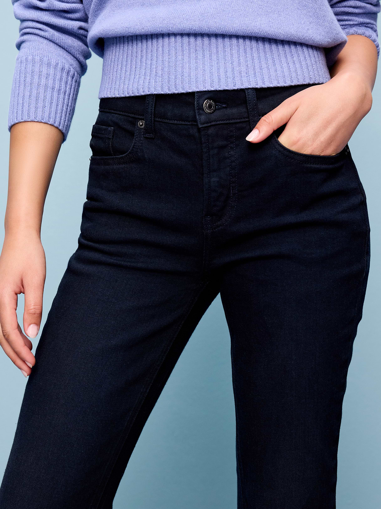 Mid-Rise Straight Leg Jeans - Blue Black