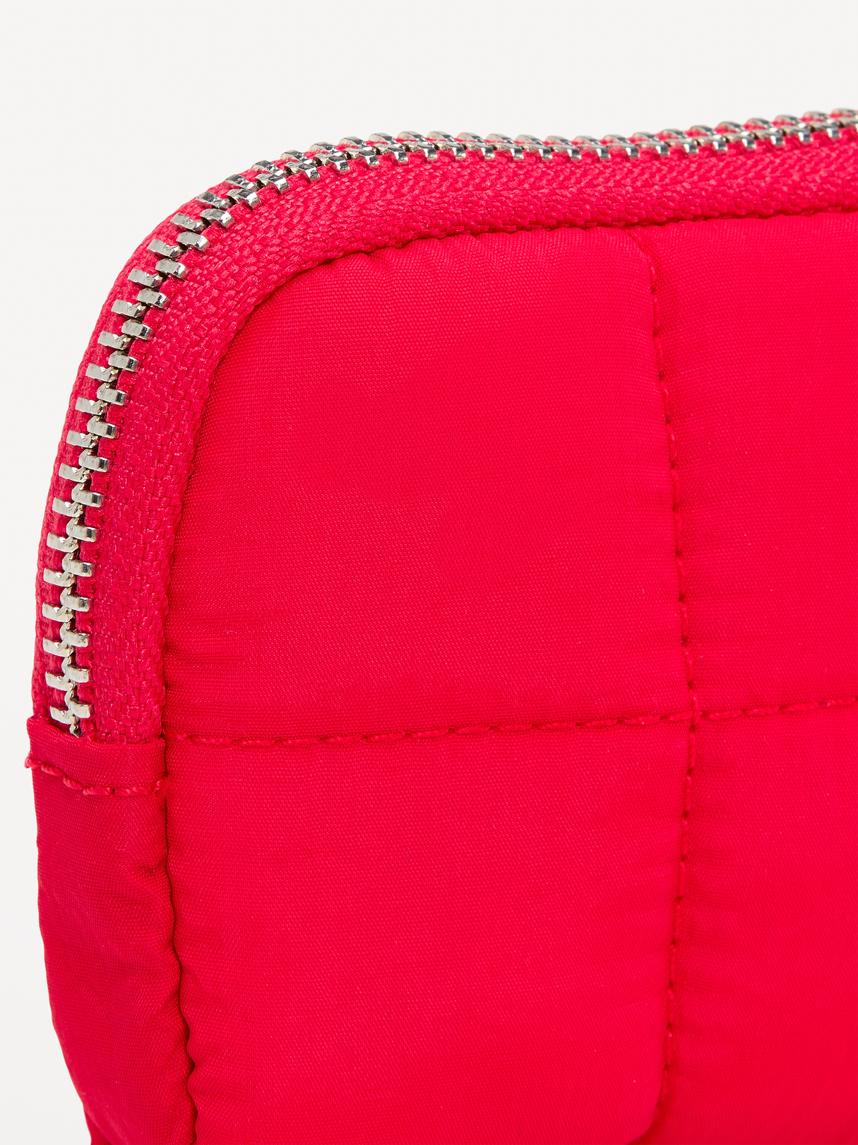 Active Puffer Wristlet - Amaryllis