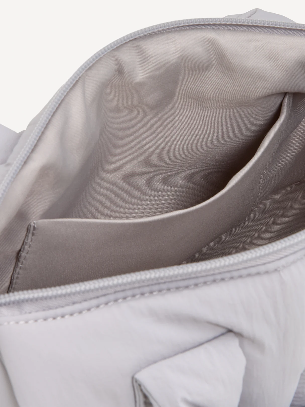 Active Puff Barrel Bag - Cloud Cover