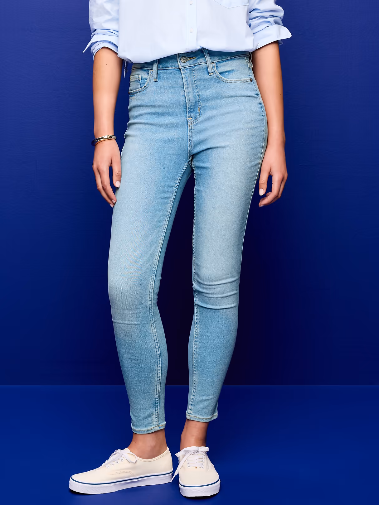 Extra High-Waisted Rockstar 360° Stretch Super-Skinny Jeans - Light Dip