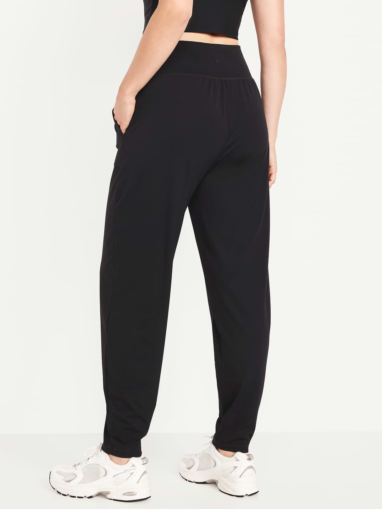 High-Waisted StudioSmooth Jogger - Black Jack