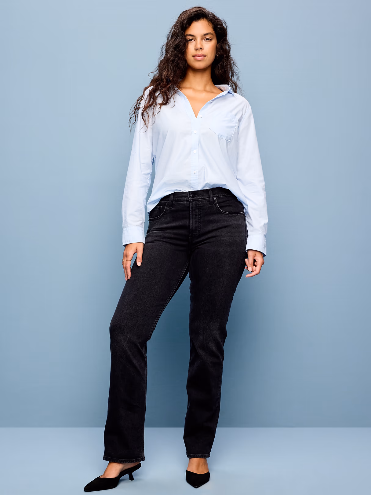 Mid-Rise Straight Leg Jeans - Washed Black