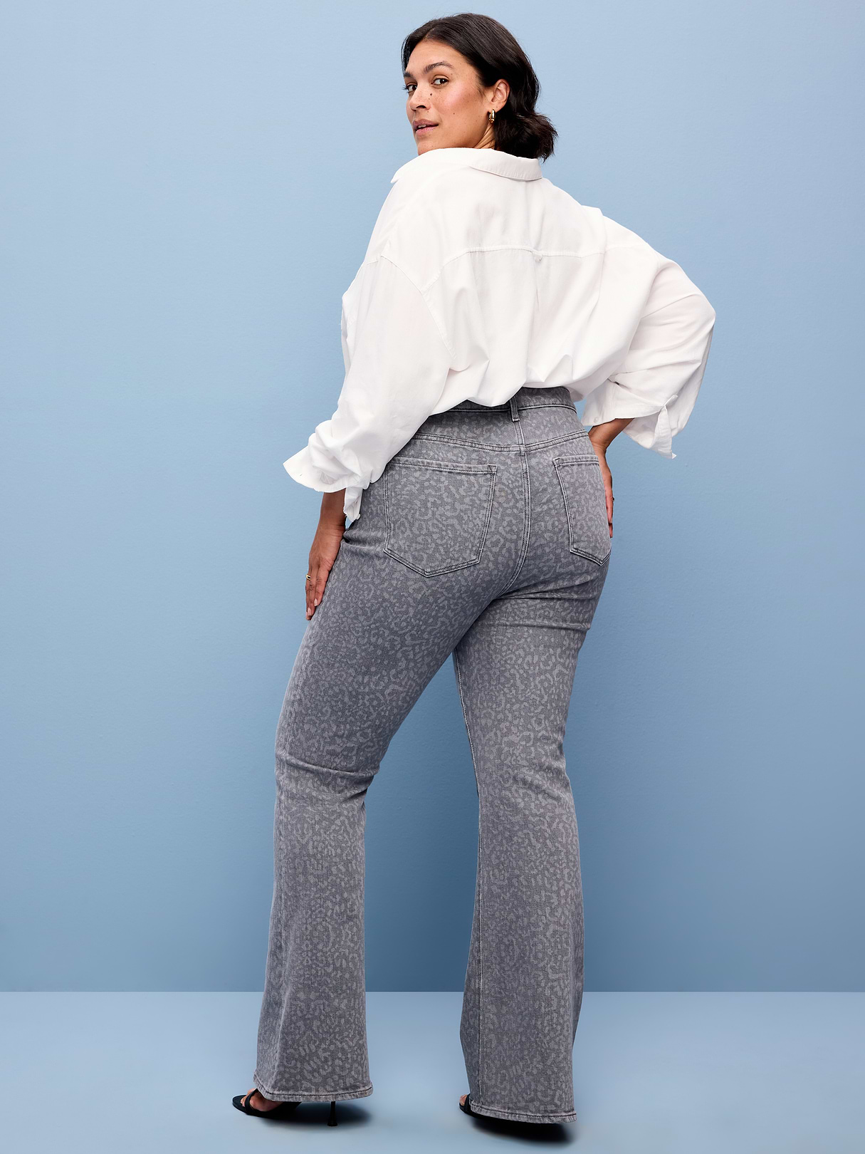 High-Waisted Flare Jeans - Roxanne