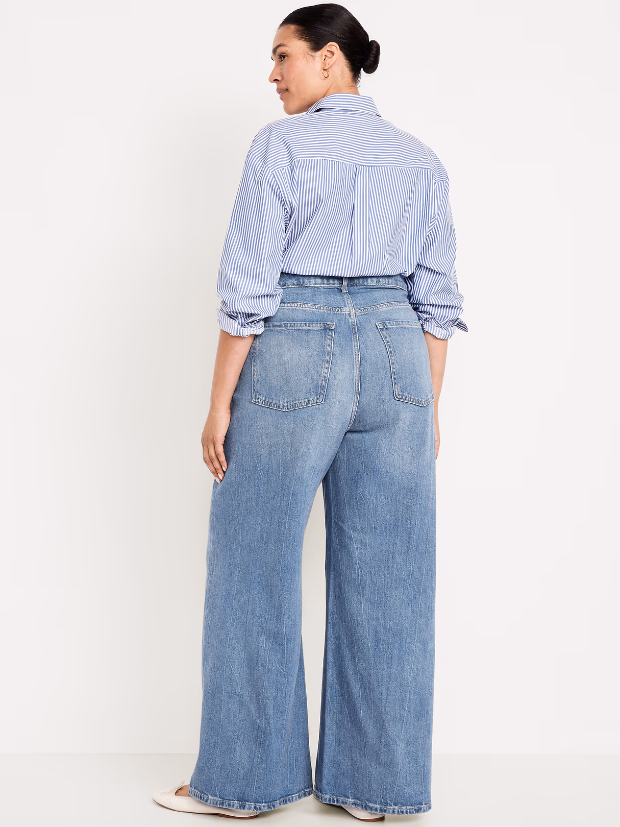Extra High-Waisted Super Wide-Leg Jeans - Medium Wash
