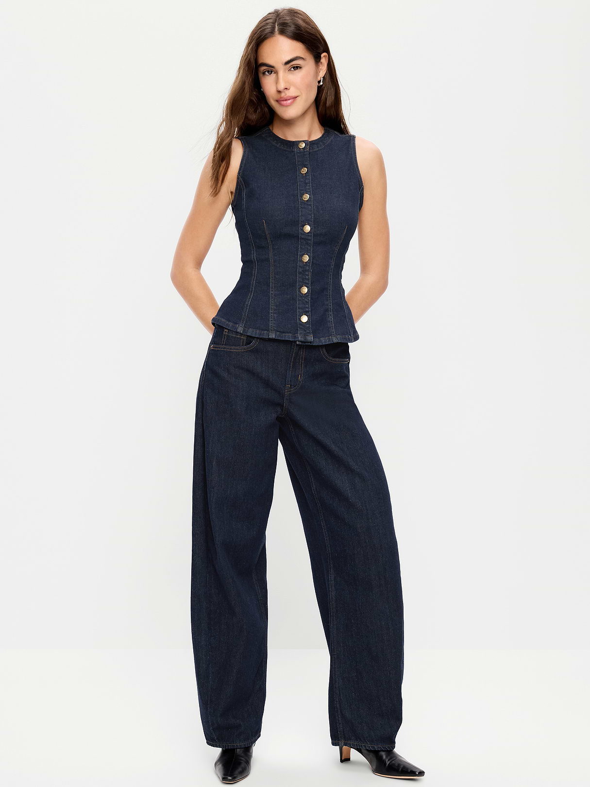 Mid-Rise Arc Barrel Jeans - Dark Wash