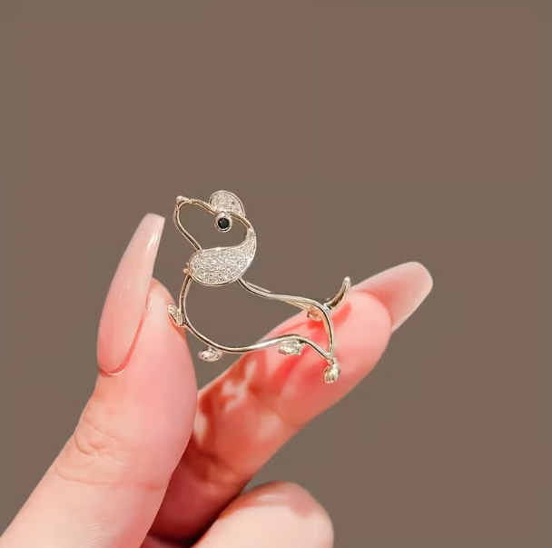🐶Dachshund Elegance Sparkle Brooch