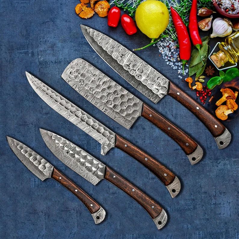„🔪✨ Set de bucătar din oțel Damasc premium: cadoul perfect pentru pasionații cunoscuți ai bucătăriei și pasionații în aer liber! 🎁🍳"