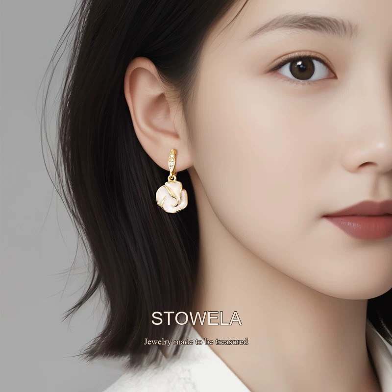 Élan Camellia Clip-On Earrings product image 2