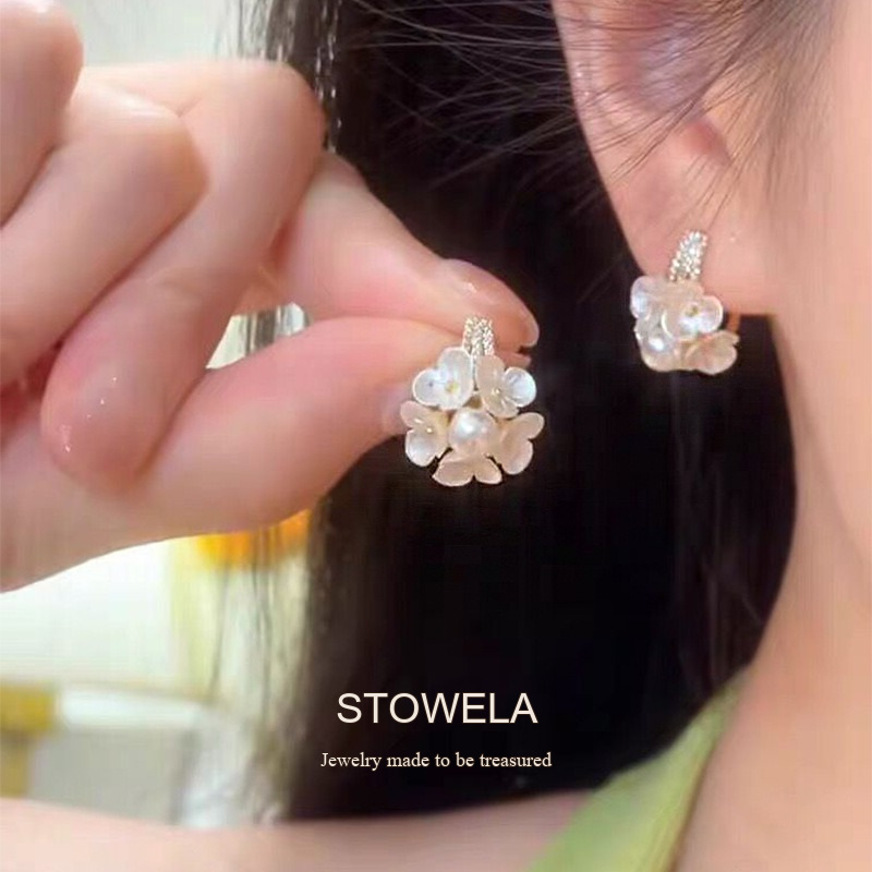 Amara Shell Pearl Clip-On Earrings product image 2