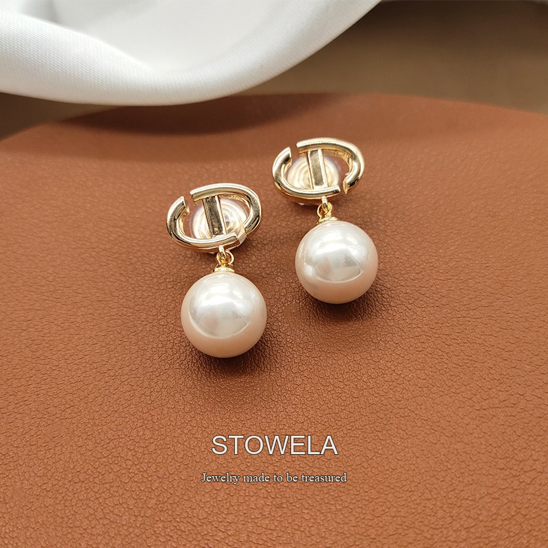 Aurelia Pearl Clip-On Drop Earrings product image 2