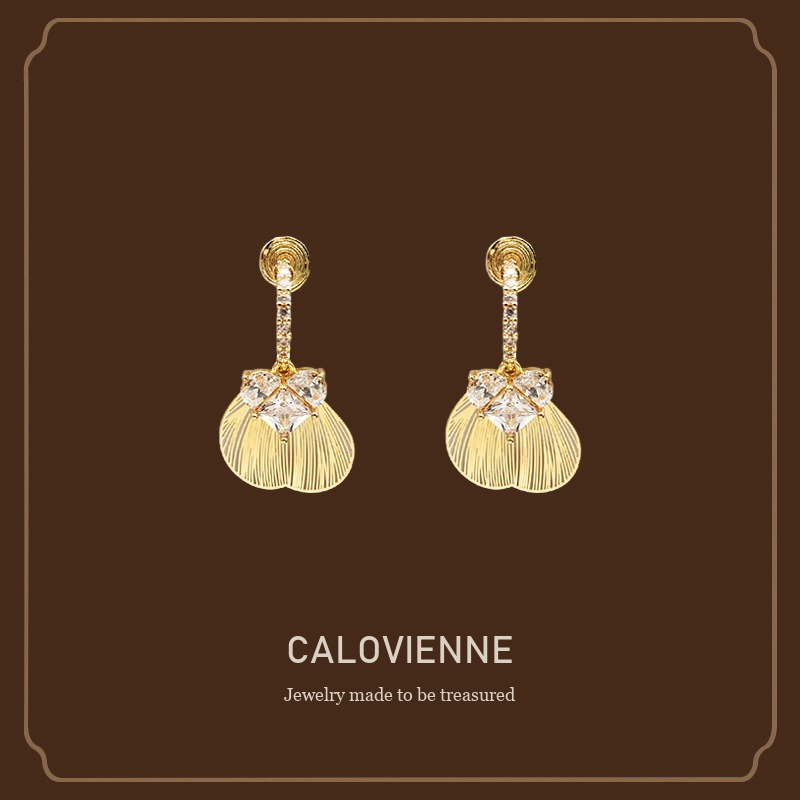 Vesper Fan Shell Crystal Clip-On Earrings Calovienne cover image