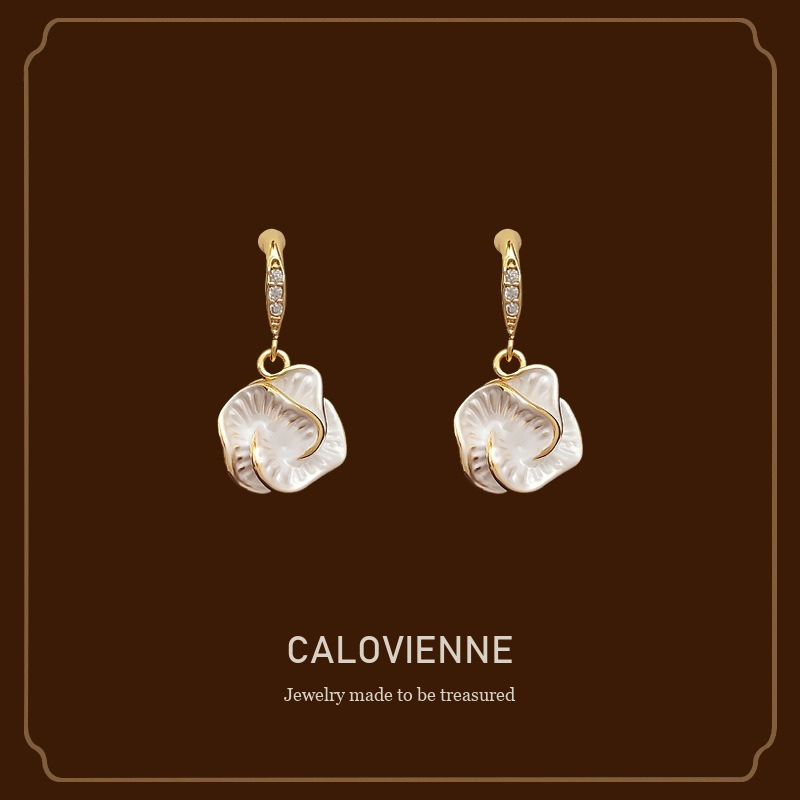 Élan Camellia Clip-On Earrings Calovienne cover image