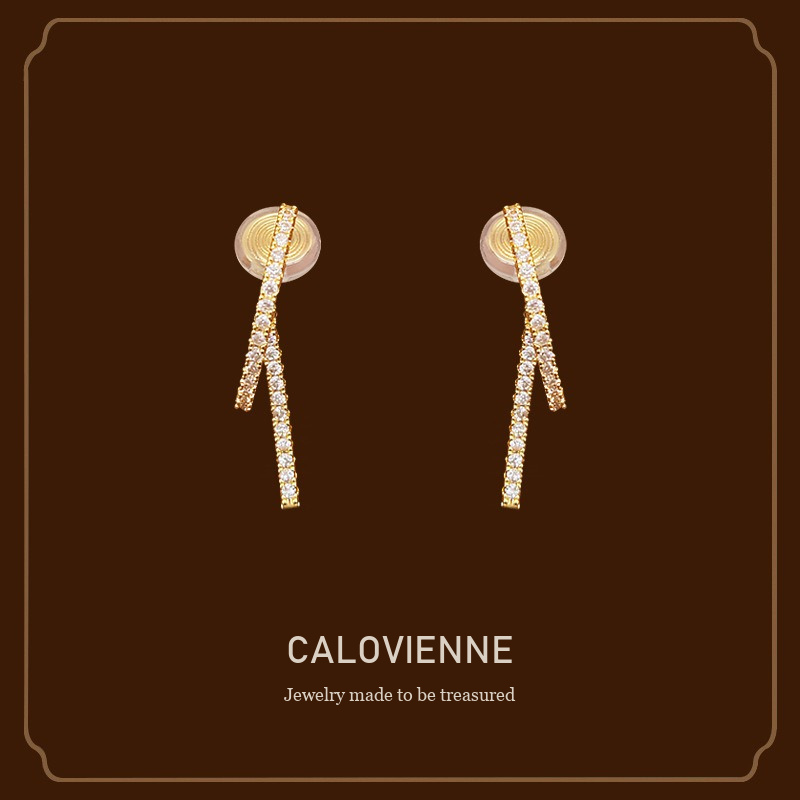 Élan Pavé Crystal Clip-On Earrings Calovienne cover image