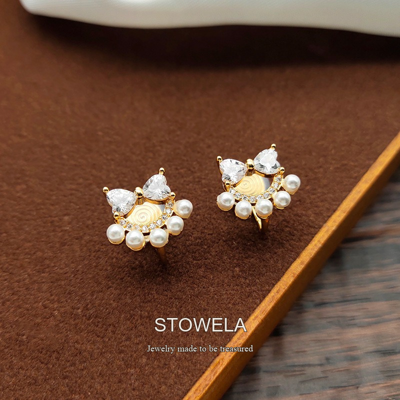 Lumière Bow Butterfly Pearl Clip-On Earrings — Edition 74 product image 2