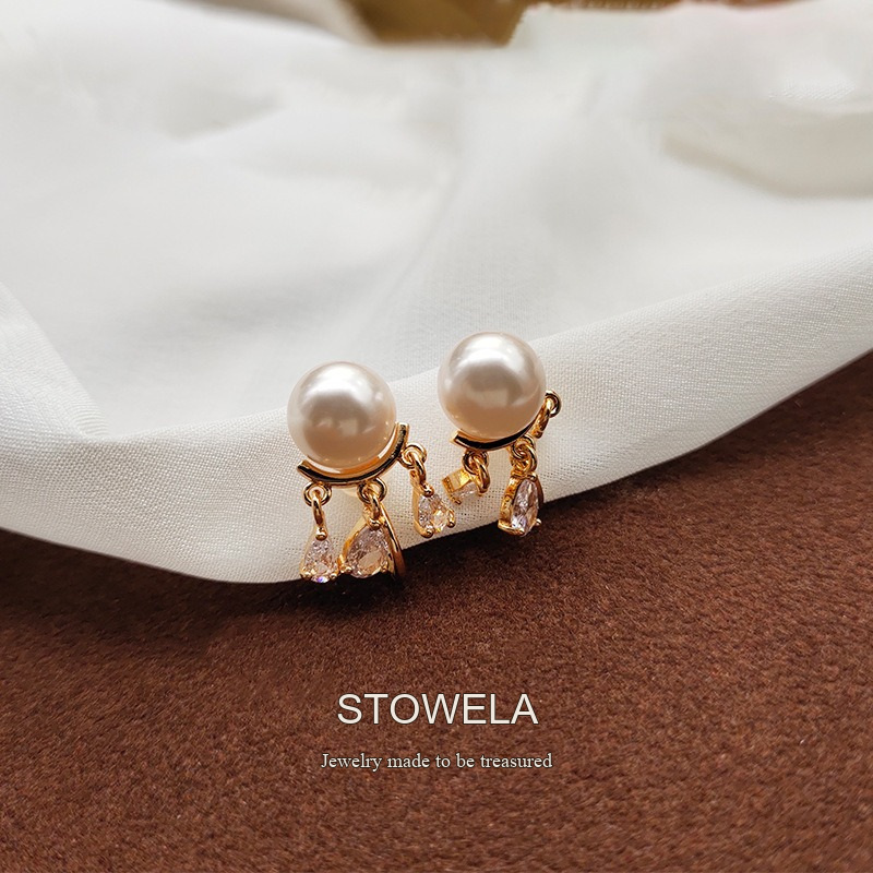 Celeste Teardrop Pearl Clip-On Earrings product image 5