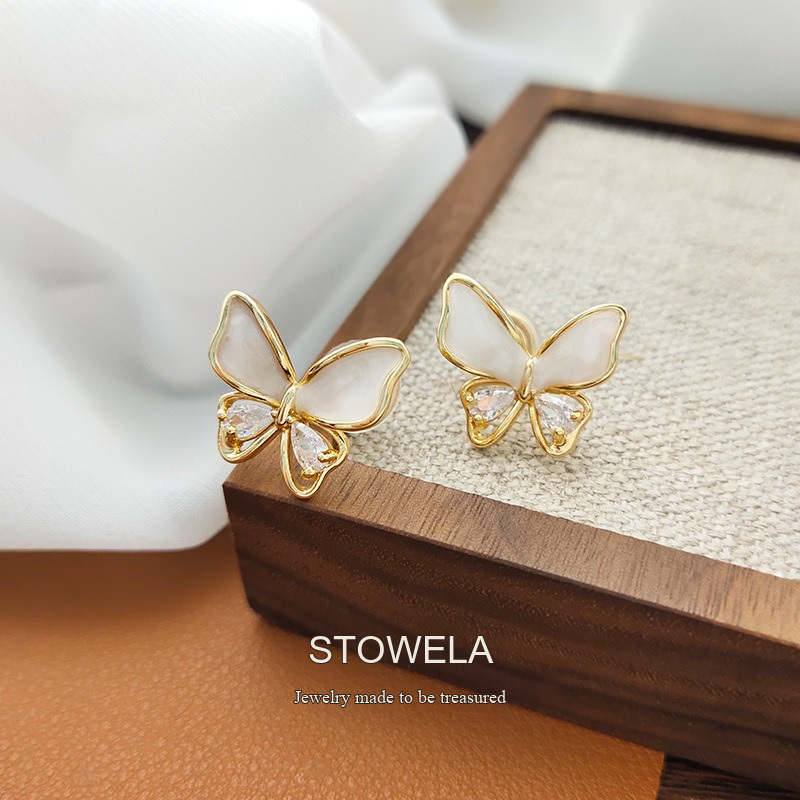 Noelle Butterfly Pearl Clip-On Earrings product image 6