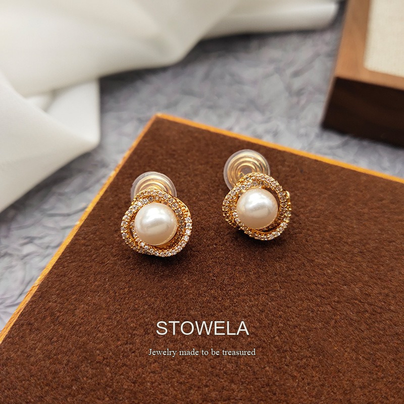 Seren Pearl Clip-On Earrings product image 6