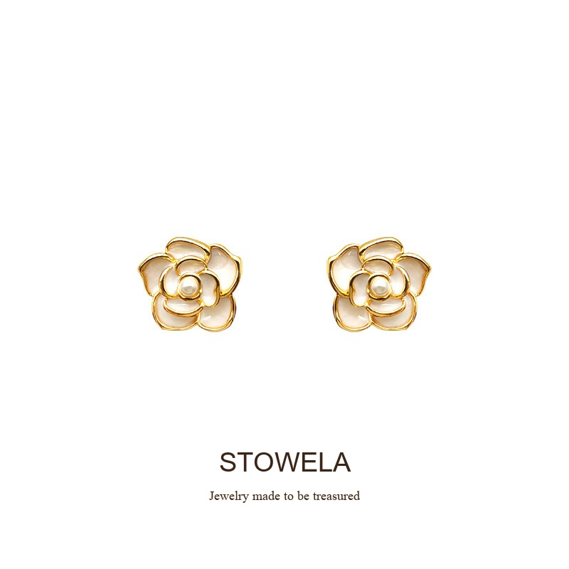 Lumière Floral Pearl Clip-On Earrings product image 8
