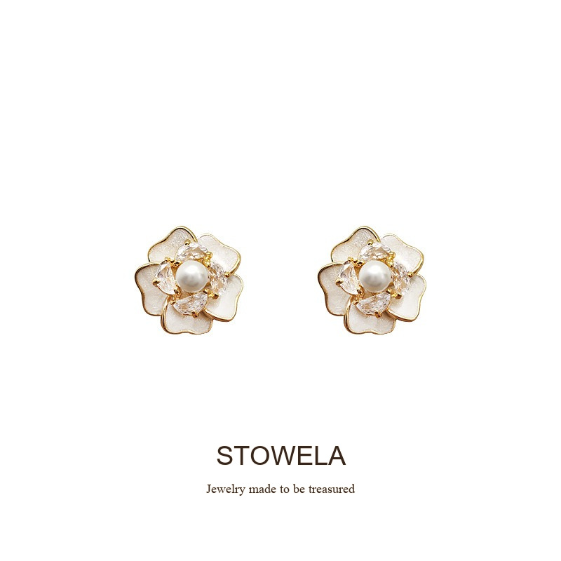 Lumière Camellia Pearl Crystal Clip-On Earrings product image 8