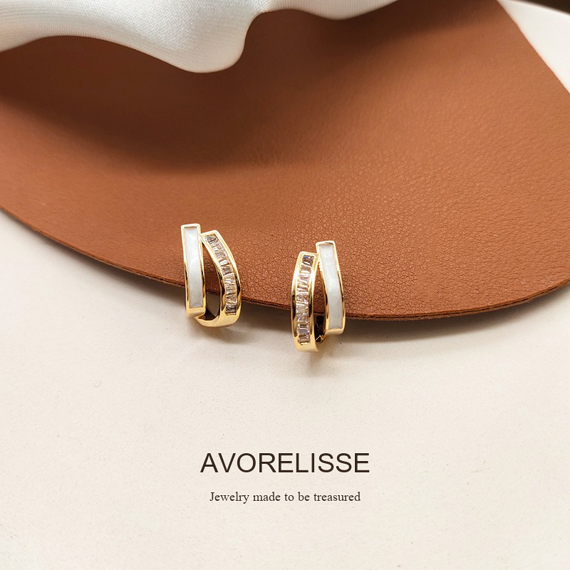 Seren Sculptural Clip-On Earrings — Edition 13 product image 6