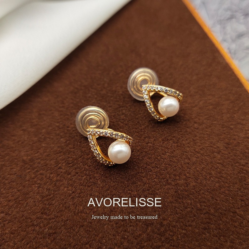 Aurelia Pearl Clip-On Earrings — Edition 44 product image 5