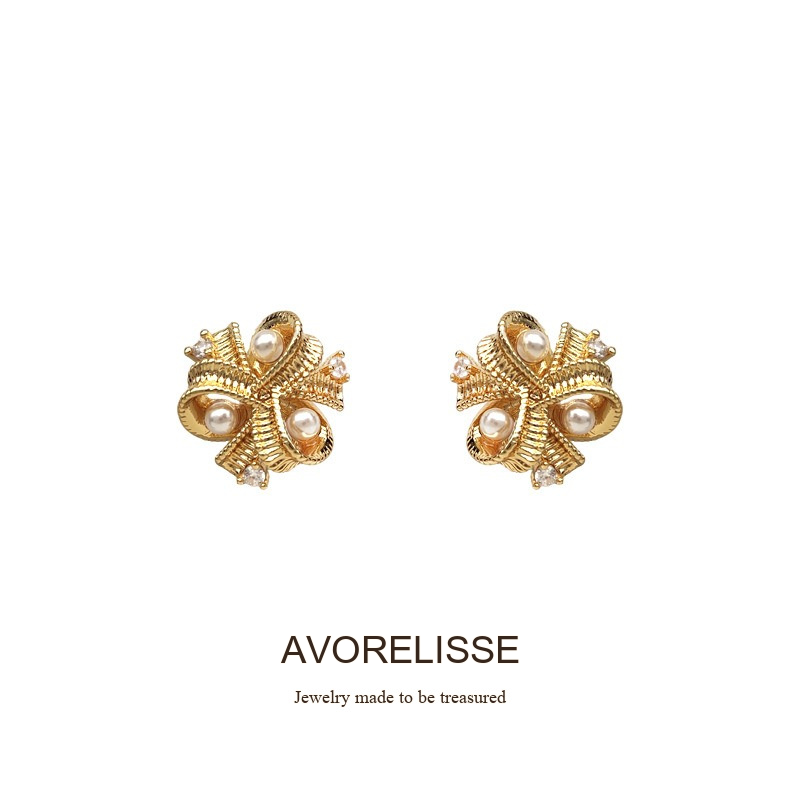 Seren Floral Pearl Clip-On Earrings — Edition 21 product image 7
