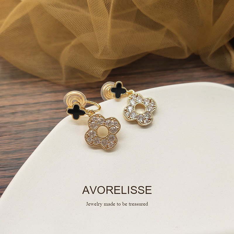 Celeste Sculptural Clip-On Earrings product image 4