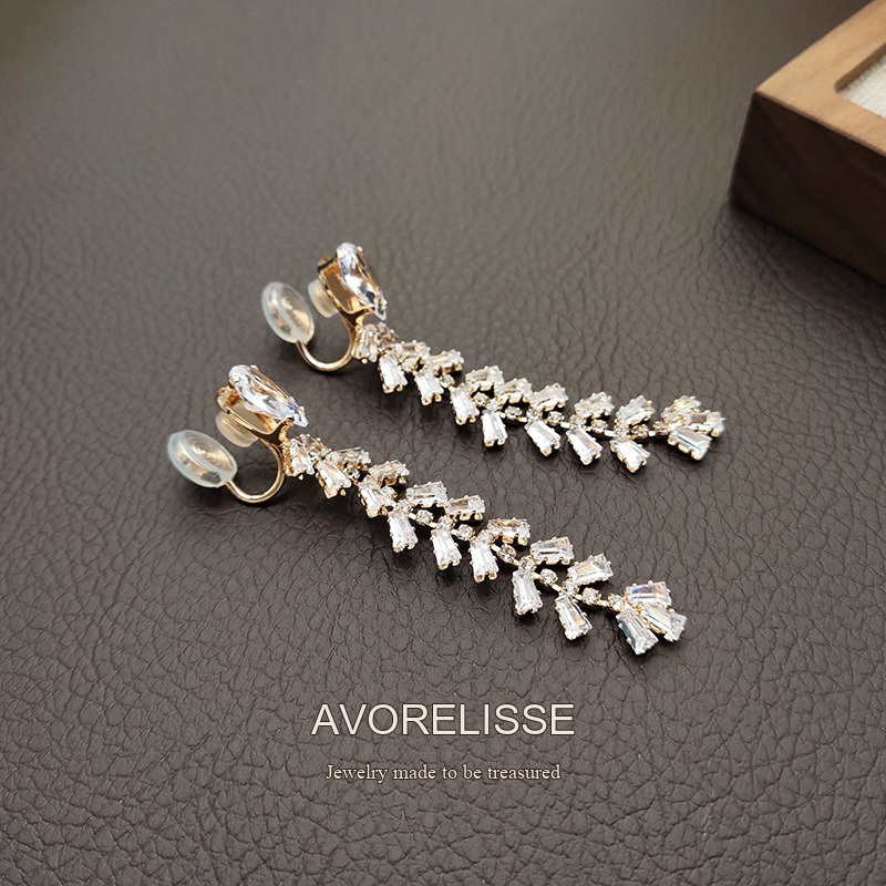 Élan Tassel Clip-On Drop Earrings — Edition 81 product image 2