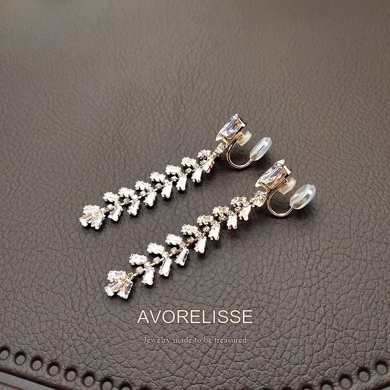 Élan Tassel Clip-On Drop Earrings — Edition 81 product image 5