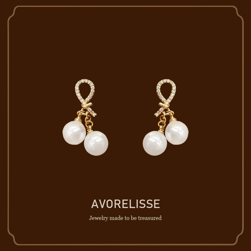 Vesper Pearl Clip-On Earrings product image 1