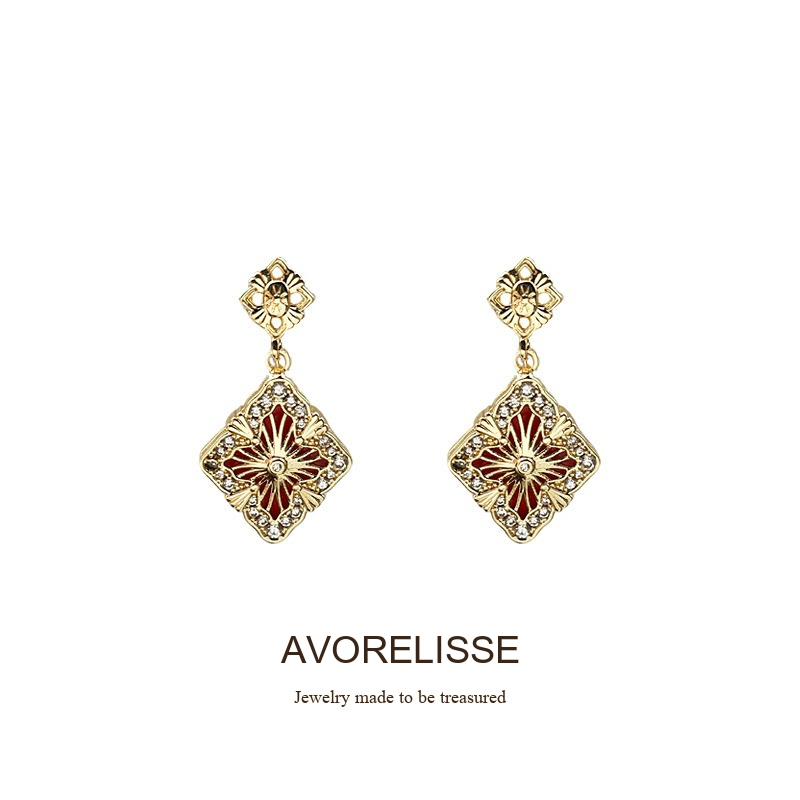 Aurelia Diamond-Shaped Clip-On Earrings product image 9