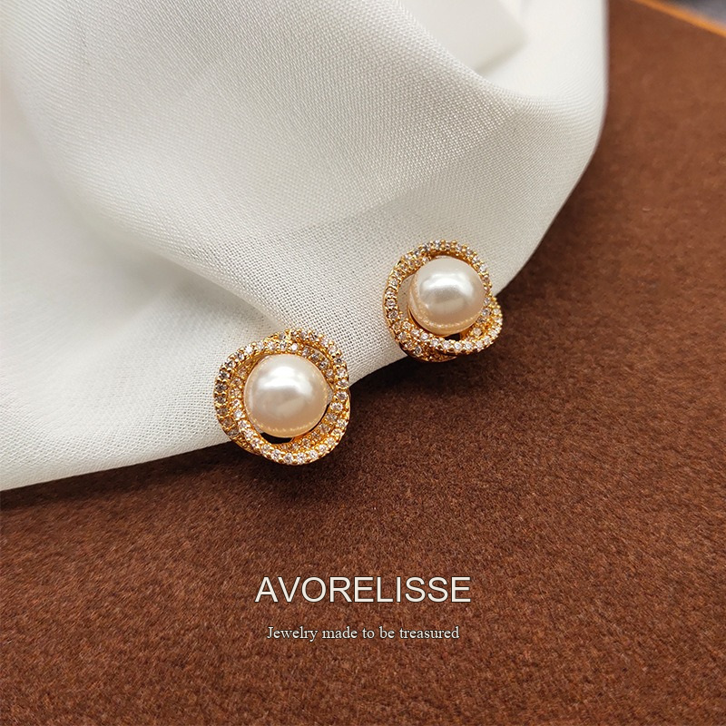 Seren Pearl Clip-On Earrings product image 4