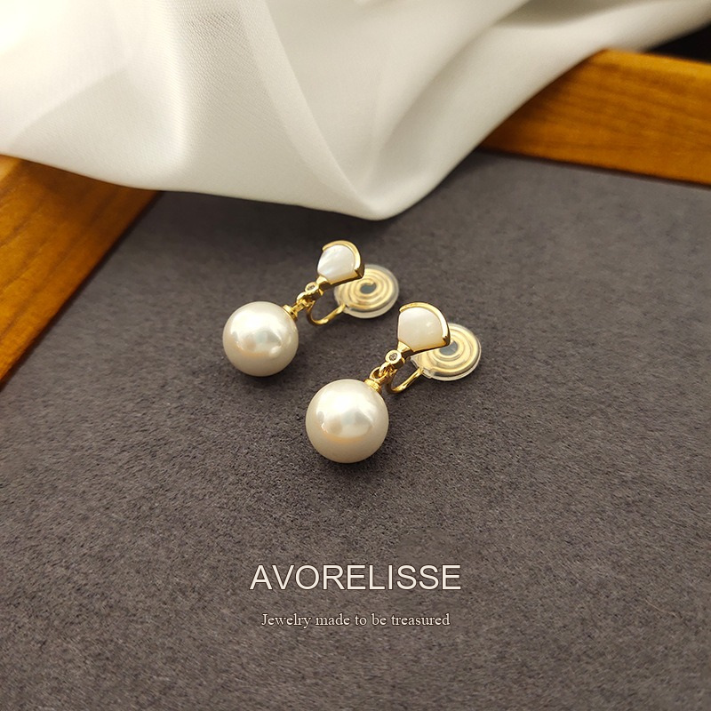 Noelle Pearl Clip-On Earrings — Edition 62 product image 3