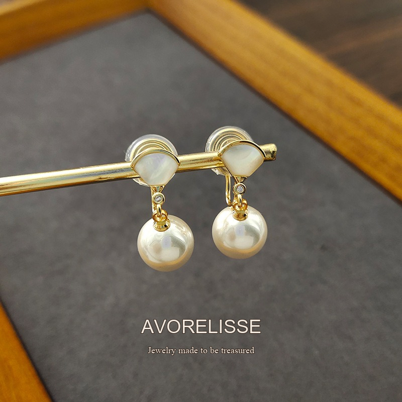 Noelle Pearl Clip-On Earrings — Edition 62 product image 4