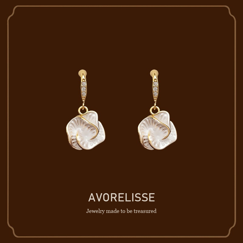 Élan Camellia Clip-On Earrings Avorelisse cover image