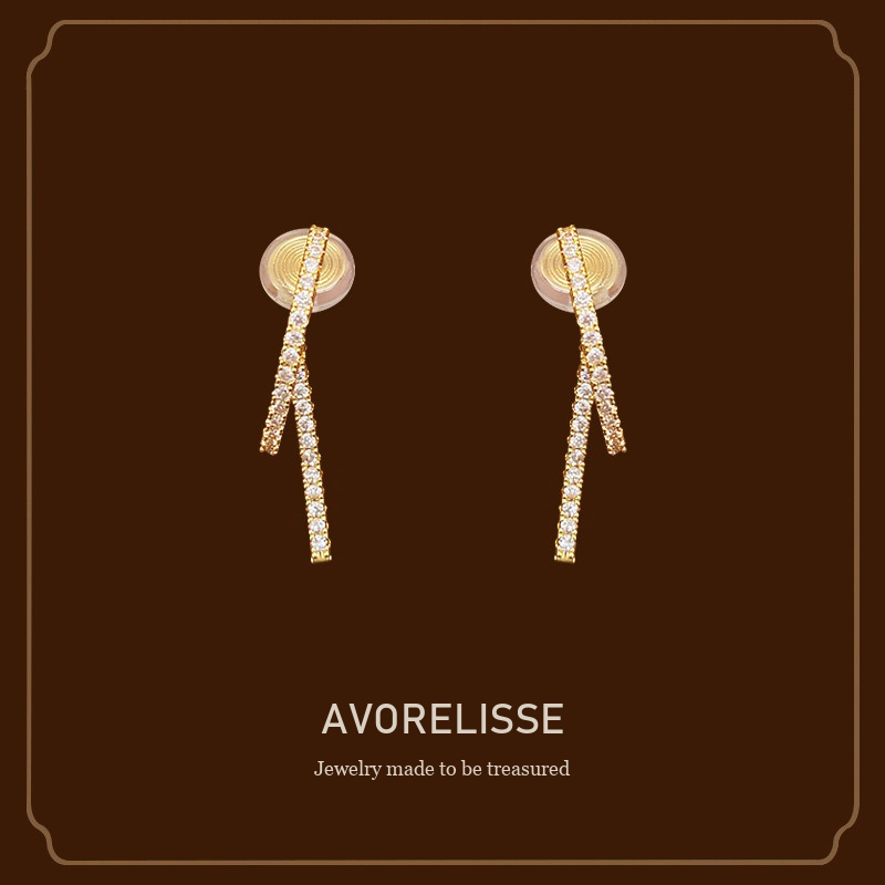 Élan Pavé Crystal Clip-On Earrings Avorelisse cover image
