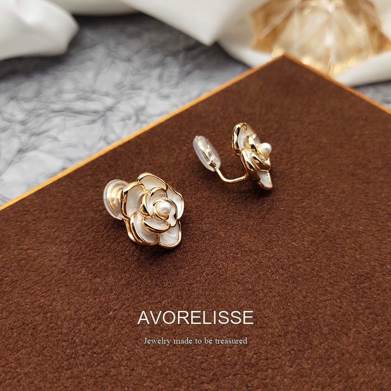 Lumière Floral Pearl Clip-On Earrings product image 7